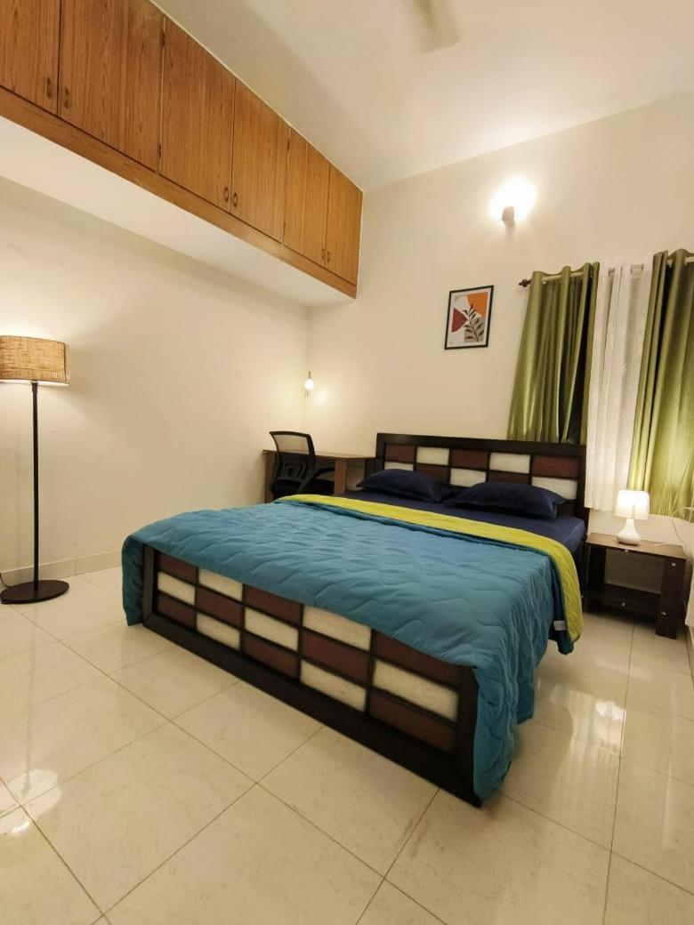 Homestayz Crown Bangalore Extérieur photo