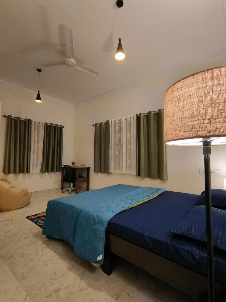 Homestayz Crown Bangalore Extérieur photo