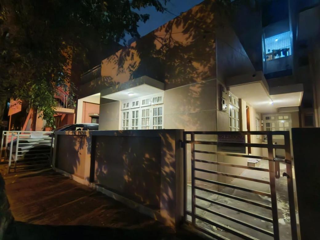 Homestayz Crown Bangalore Extérieur photo