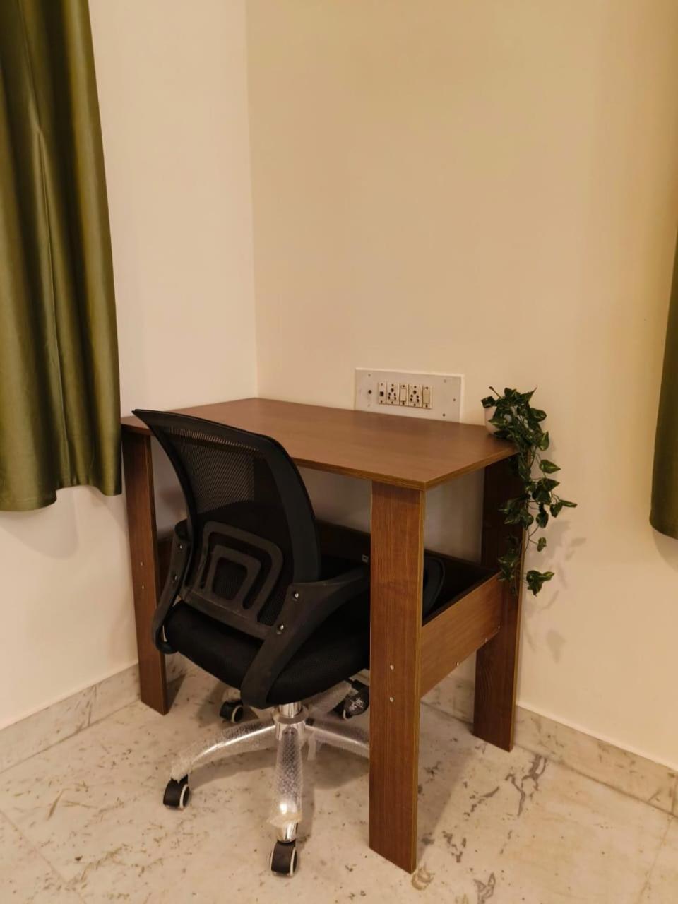 Homestayz Crown Bangalore Extérieur photo