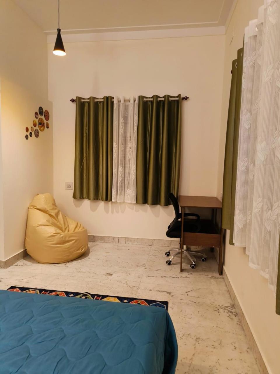 Homestayz Crown Bangalore Chambre photo